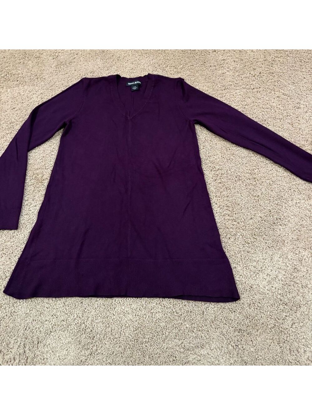 Women's DKNY Jeans rich plum long-sleeve knit sweater V Neck M MEDIUM